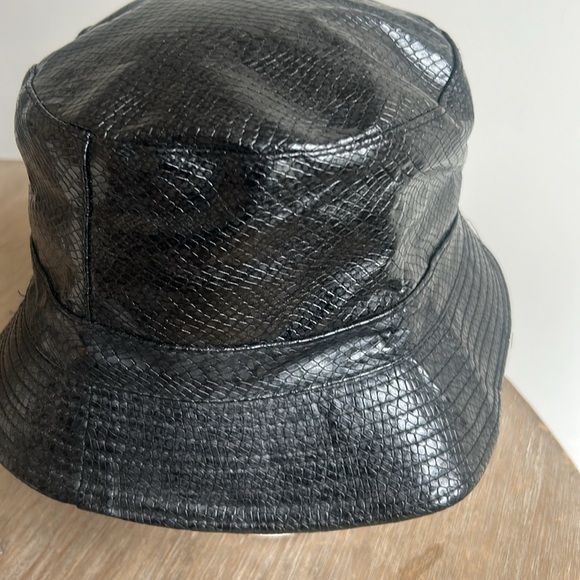 Nike Black PU Bucket Hat One Size Unisex - Picture 3 of 11